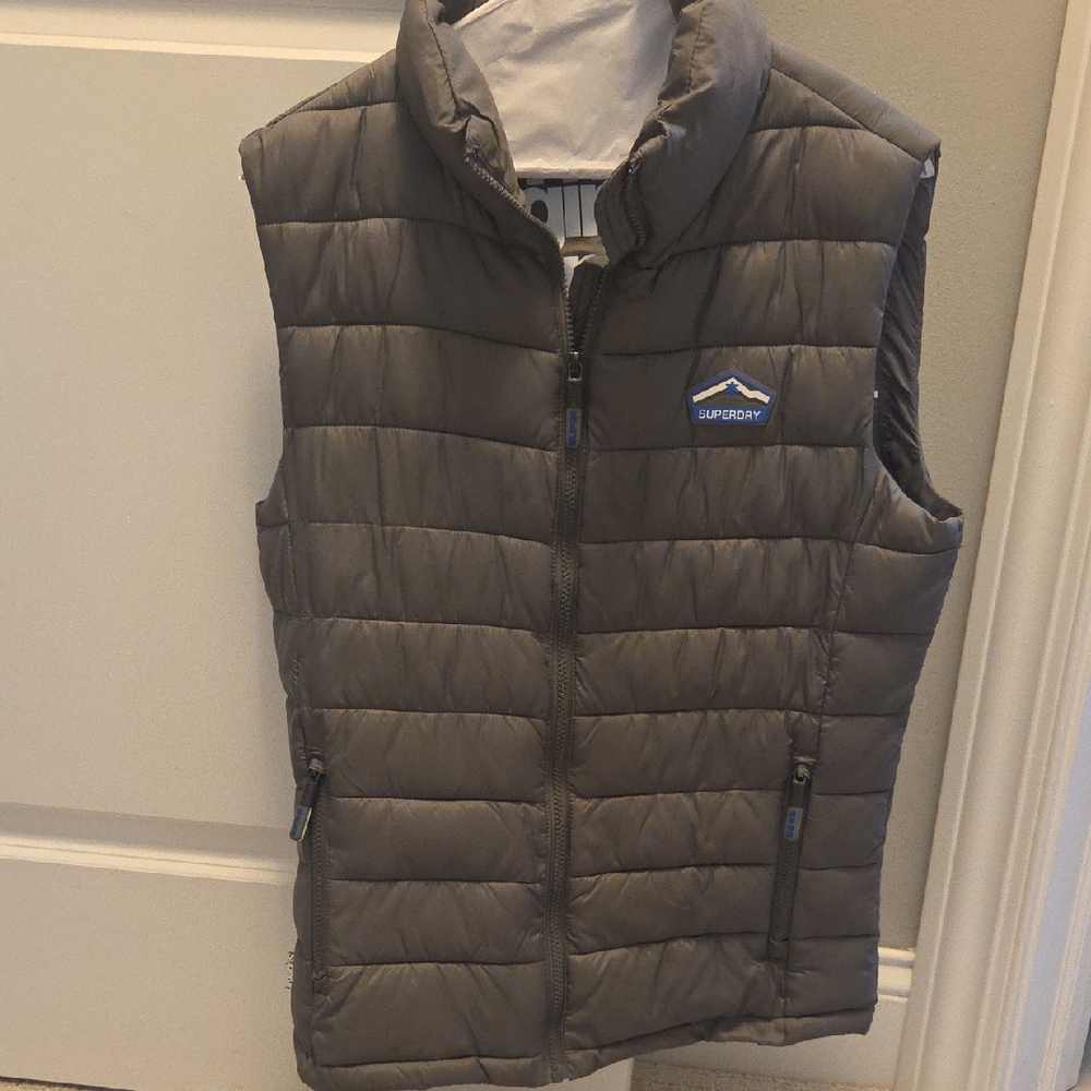 Men's Superdry Dark Gray Puffer Vest with Blue Logo Sz M